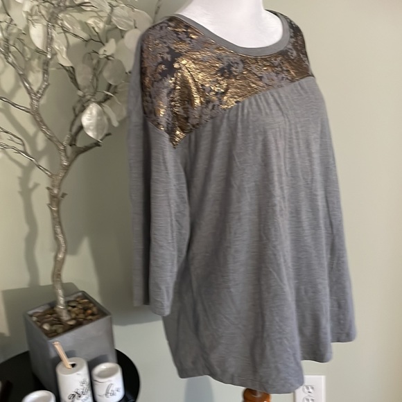 LANE BRYANT PLUS SIZE SHIRT - Picture 3 of 5